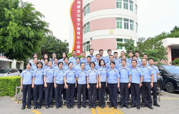 学院举办年轻干部、新提拔干部深入贯彻中央八项规定精神学习教育专题培训班